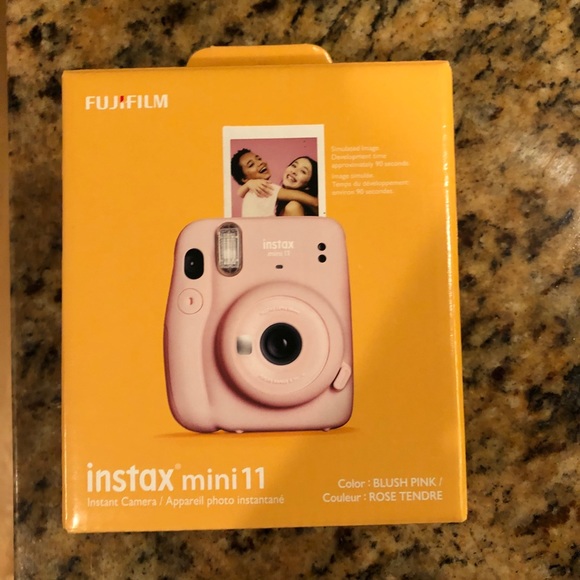 SOLD X fujifilm instax mini 11 - polaroid camera - Picture 1 of 2